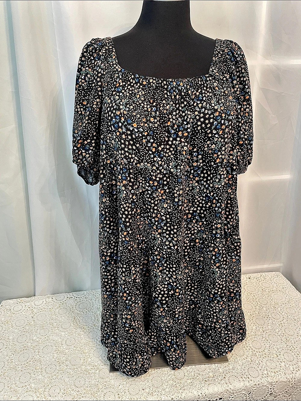 wild fable Floral Mini Dress in Black & Orange Large PTP 21” Length 33” Like New